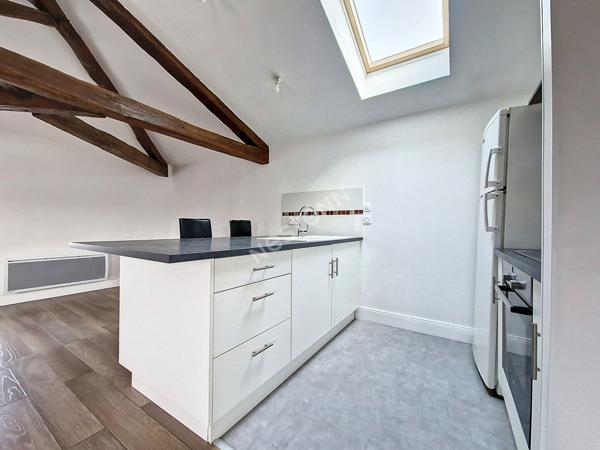 A LOUER APPARTEMENT AVEC CACHET CUISINE AMÉNAGÉE ET ÉQUIPÉE 2 CHAMBRES POITIERS SUD