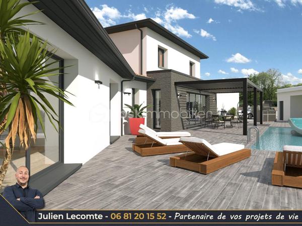 Rare sur la très prisée commune de Pézenas, terrain à bâtir hors lotissement de 905 m² (800m² utile). Ce terrain est situé dans un quartier calme au nord de Pézenas. Plat et viabilisé (électricité, télécom, eau, eaux usées). Situé en zone UB du PLU, vous pourrez y construire la maison de vos rêves, de plain-pied ou avec un étage, en tuile ou toit terrasse. (hauteur max 9m à l'égout de toit ou 10m à l'acrotère). L'environnement étant construit, vous profiterez de l'absence de vis-à-vis, et facilite la projection dans votre futur écrin de vie. Le chemin d'accès vous permet de ne pas être directement sur la rue.

Terrain libre de constructeur. (Illustrations de maison à titre d'exemple de possibles réalisations) Nécessite une pompe de relevage. 

Aspect investisseur : Une division parcellaire a été étudiée et est possible sous certaines conditions.

Julien Lecomte partenaire de vos projets de vie.