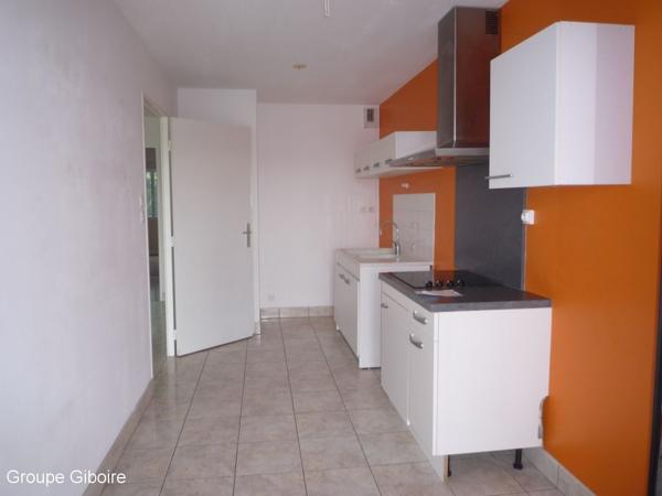 Appartement T4 à louer - 77 m² (réf : 554555)