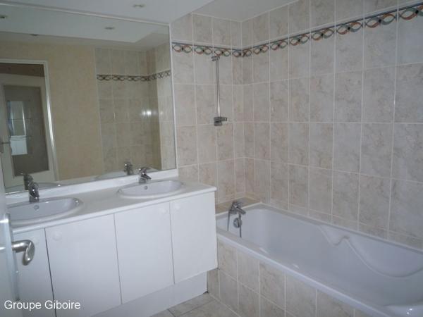 Appartement T4 à louer - 77 m² (réf : 554555)