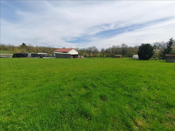Terrain à vendre |  Rochechouart |  2018 m²