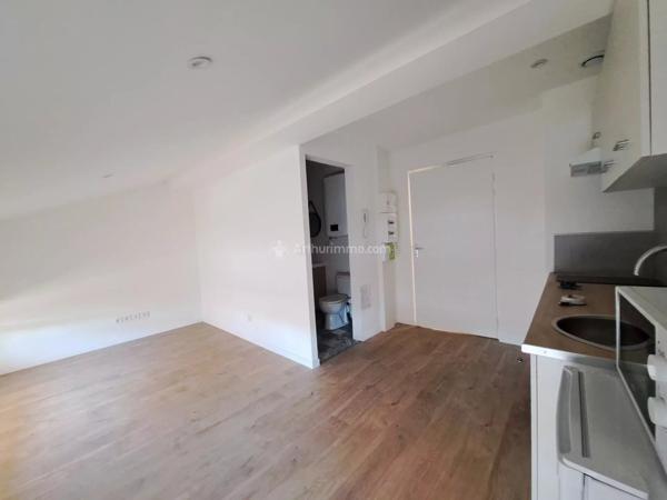 Location                                                      Studio
                        
                     1 pièces                      17 m2                     à Carmaux
