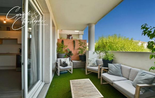Dpt Hérault (34), à vendre à SAINT-JEAN DE VEDAS, appartement T3 de 65 m² avec balcon et box dans résidence sécurisée