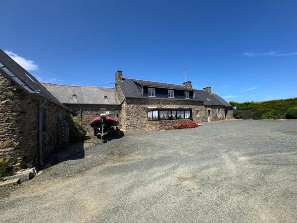 Corps de ferme en pierre à rénover , 1,5 ha de terrain , Pleumeur-Gautier proprietes-privees.com+3