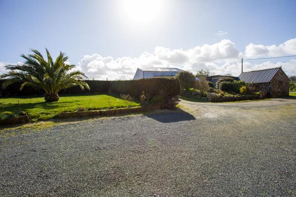 Corps de ferme en pierre à rénover , 1,5 ha de terrain , Pleumeur-Gautier proprietes-privees.com+3