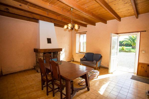 Corps de ferme en pierre à rénover , 1,5 ha de terrain , Pleumeur-Gautier proprietes-privees.com+3