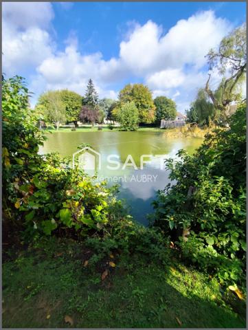 Venez découvrir cette maison pleine de charme, nichée sur un terrain exceptionnel avec son bel étang privatif !