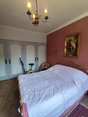 Venez découvrir cette maison pleine de charme, nichée sur un terrain exceptionnel avec son bel étang privatif !