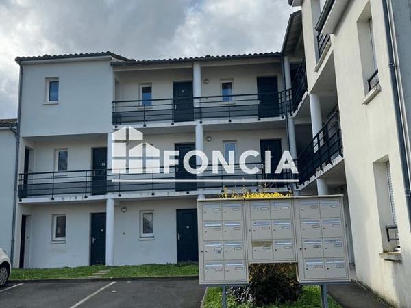 Location Studio 24 m² - 2EME ETAGE - PORTE 18 Niort 79000