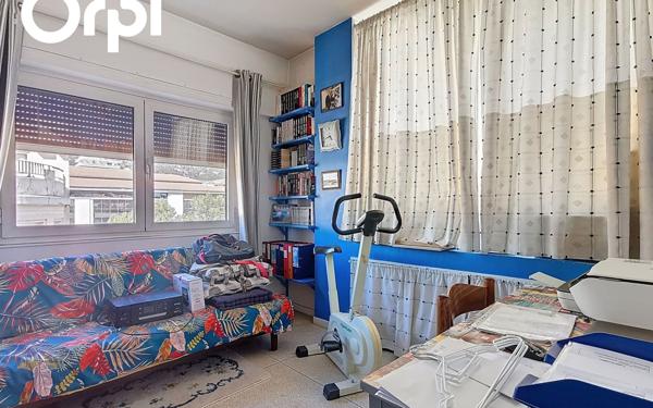 Appartement à vendre    5 pièces • 110 m2 Toulon