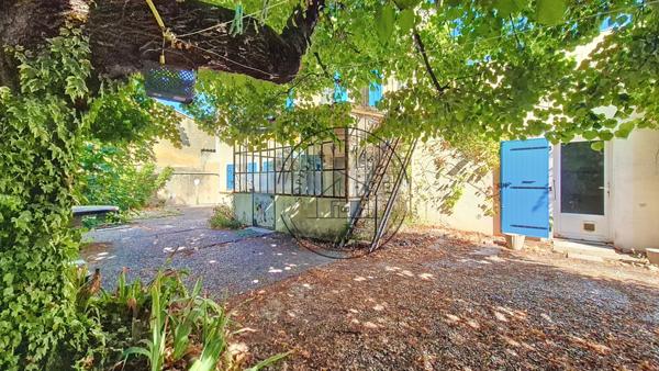 Cavaillon (84300) MAISON DES ANNEES 30 AVEC JARDIN ARBORE