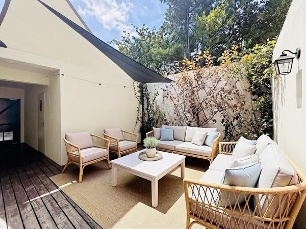 Appartement
         7 pièces
        - 300 m² Bien prestige 697 000 € *