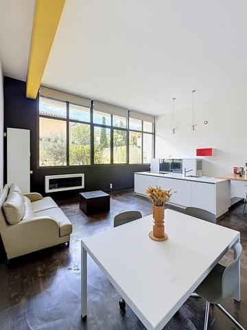 Appartement
         7 pièces
        - 300 m² Bien prestige 697 000 € *