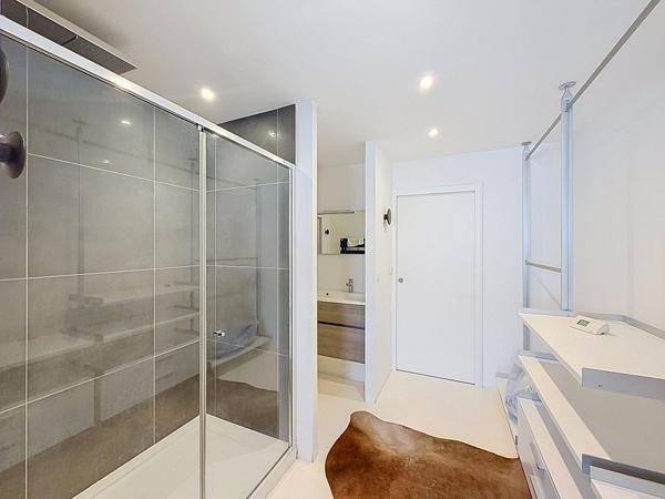 Appartement
         7 pièces
        - 300 m² Bien prestige 697 000 € *