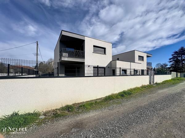 montrond-les-bains maison de 115m2 implantée sur 200m2 de terrain avec garage