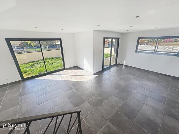montrond-les-bains maison de 115m2 implantée sur 200m2 de terrain avec garage