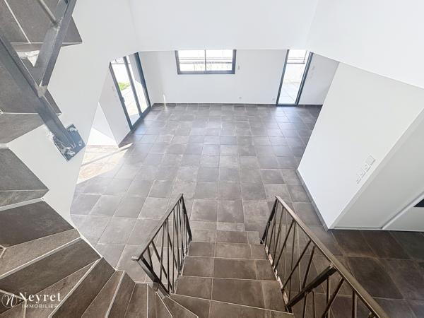 montrond-les-bains maison de 115m2 implantée sur 200m2 de terrain avec garage