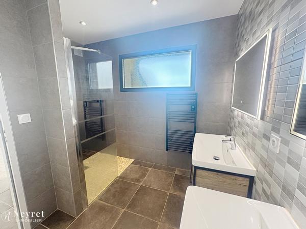 montrond-les-bains maison de 115m2 implantée sur 200m2 de terrain avec garage