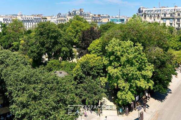 Duplex d’architecte avec ascenseur et vue sur Montmartre