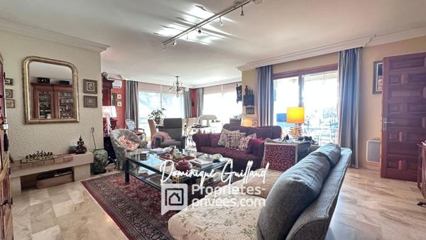Nîmes-Villa  280 m² 7-pièces sur terrain de 3000 m²