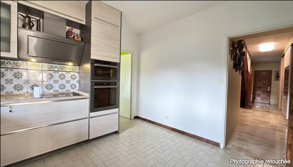 Nîmes-Villa  280 m² 7-pièces sur terrain de 3000 m²