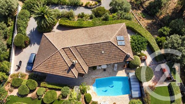 Maison à vendre  7 pièces - 200 m 2   CAVALAIRE SUR MER  - 83
