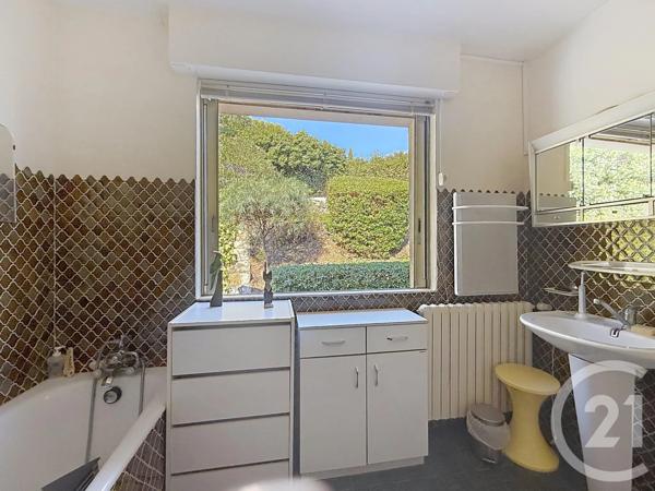 Maison à vendre  7 pièces - 200 m 2   CAVALAIRE SUR MER  - 83