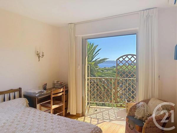 Maison à vendre  7 pièces - 200 m 2   CAVALAIRE SUR MER  - 83