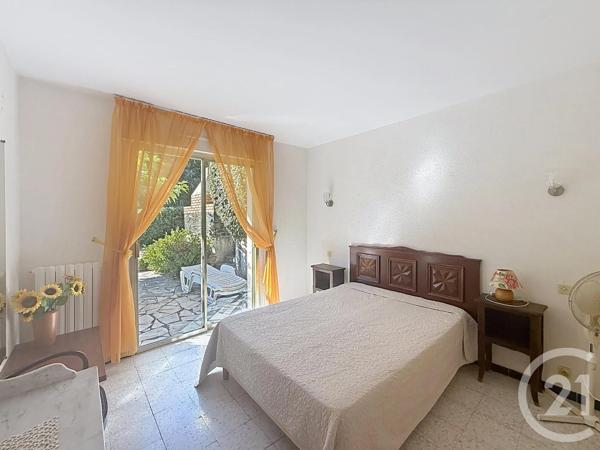 Maison à vendre  7 pièces - 200 m 2   CAVALAIRE SUR MER  - 83