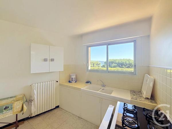 Maison à vendre  7 pièces - 200 m 2   CAVALAIRE SUR MER  - 83