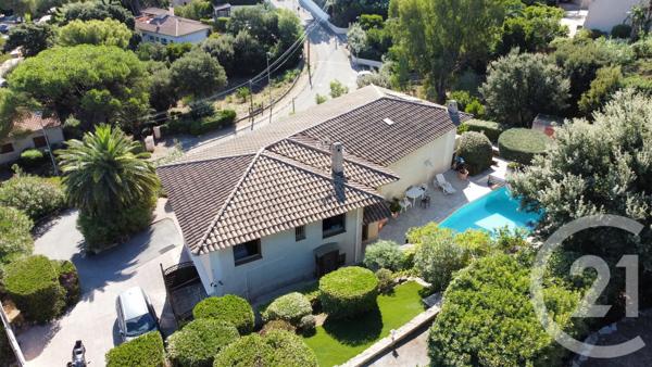 Maison à vendre  7 pièces - 200 m 2   CAVALAIRE SUR MER  - 83