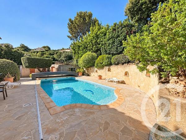 Maison à vendre  7 pièces - 200 m 2   CAVALAIRE SUR MER  - 83