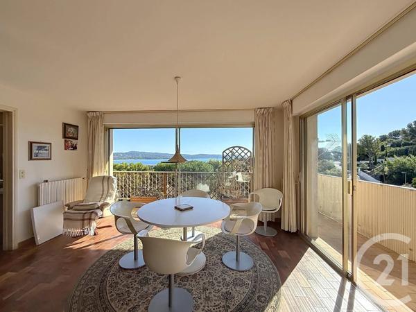 Maison à vendre  7 pièces - 200 m 2   CAVALAIRE SUR MER  - 83