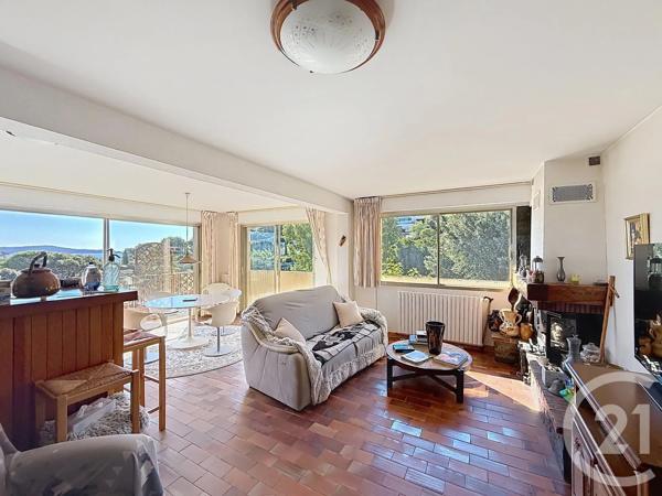 Maison à vendre  7 pièces - 200 m 2   CAVALAIRE SUR MER  - 83