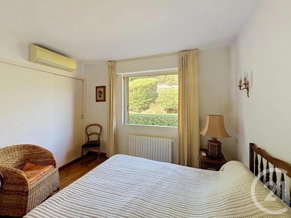 Maison à vendre  7 pièces - 200 m 2   CAVALAIRE SUR MER  - 83