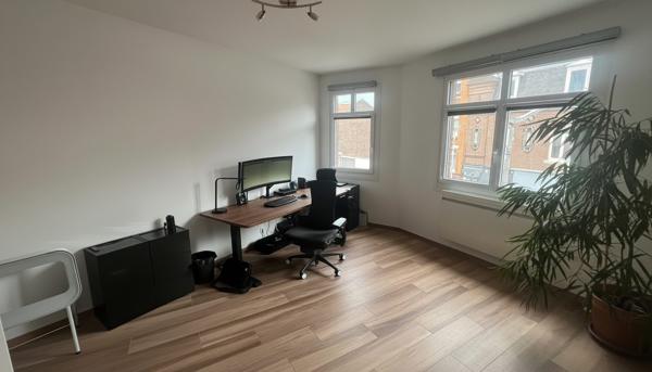 Studio rénové 34 m² – Résidence sécurisée, parking, métro à pied – Euratechnologies, Lille Bois-Blancs