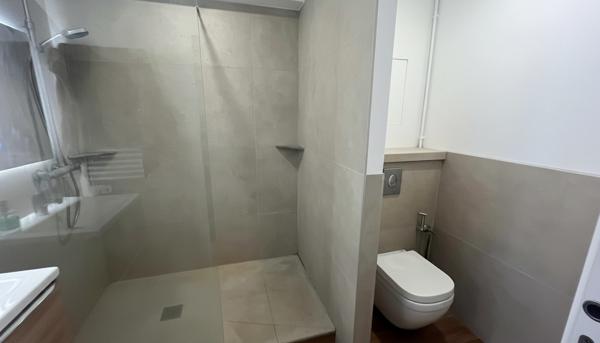Studio rénové 34 m² – Résidence sécurisée, parking, métro à pied – Euratechnologies, Lille Bois-Blancs