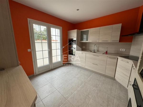Maison louer de plain pied, 4 pièces 127 m² - Royan
