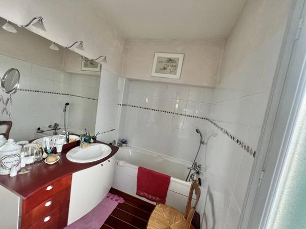 Maison de maître de 141 m2 édifiée sur un terrain de 1060 m2