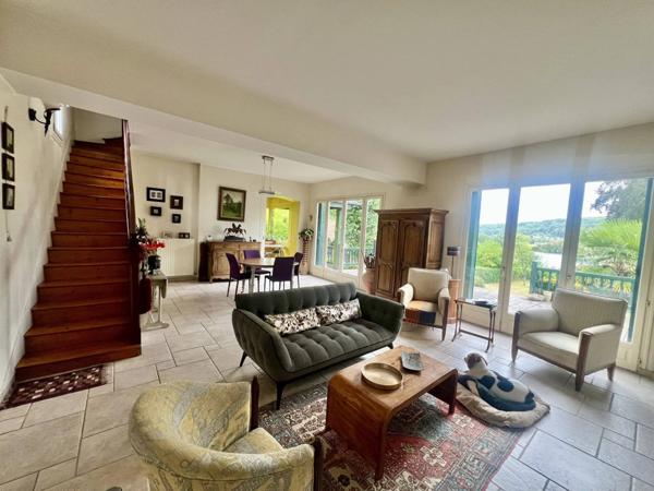 Maison de maître de 141 m2 édifiée sur un terrain de 1060 m2