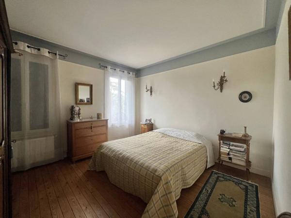 Maison de maître de 141 m2 édifiée sur un terrain de 1060 m2