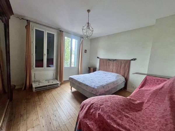Maison de maître de 141 m2 édifiée sur un terrain de 1060 m2