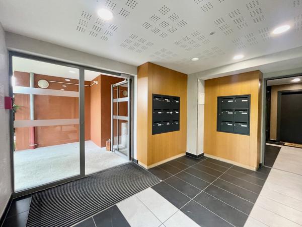 Divonne-les-Bains (01220) Appartement 2 chambres avec grande terrasse - Proximité centre