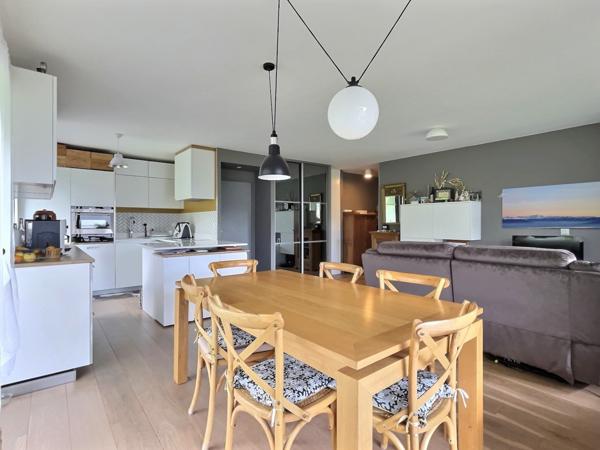 Divonne-les-Bains (01220) Appartement 2 chambres avec grande terrasse - Proximité centre