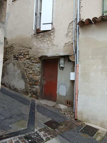A STE TULLE, DANS LE CENTRE, REMISE D'ENVIRON 20m²