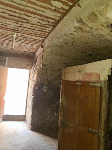 A STE TULLE, DANS LE CENTRE, REMISE D'ENVIRON 20m²