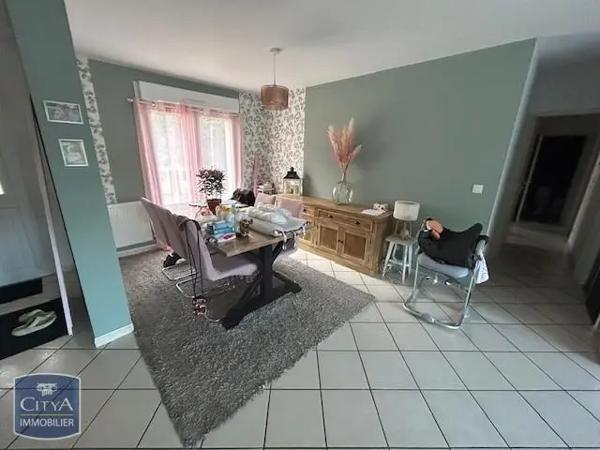 Maison à louer 5 pièces 145m² Trouy (18570)