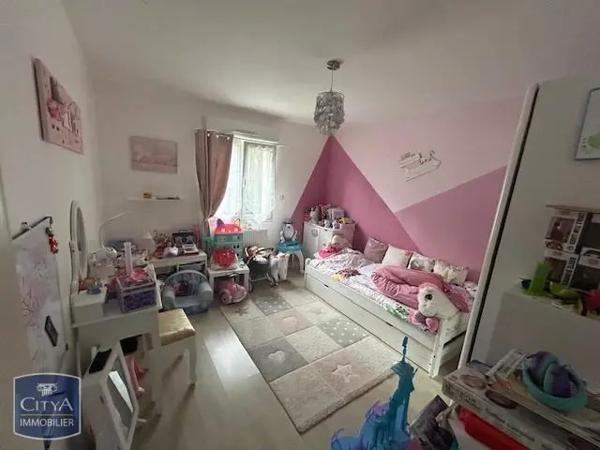 Maison à louer 5 pièces 145m² Trouy (18570)