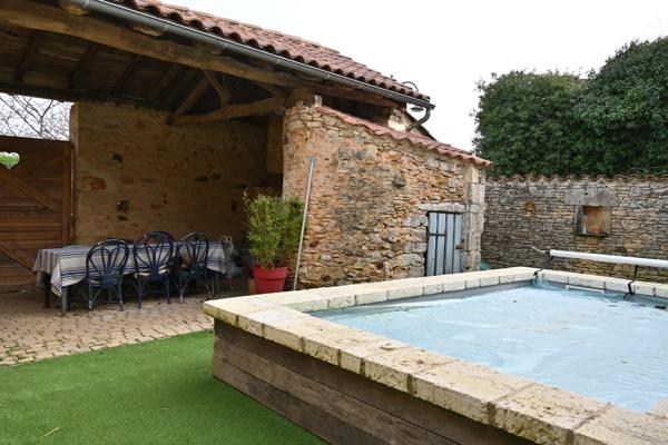 Sauveterre-la-Lémance (47500) Maison de village avec piscine et jardin