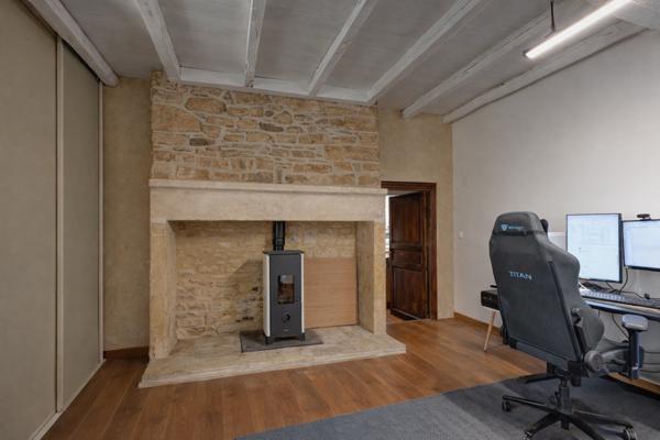 Sauveterre-la-Lémance (47500) Maison de village avec piscine et jardin